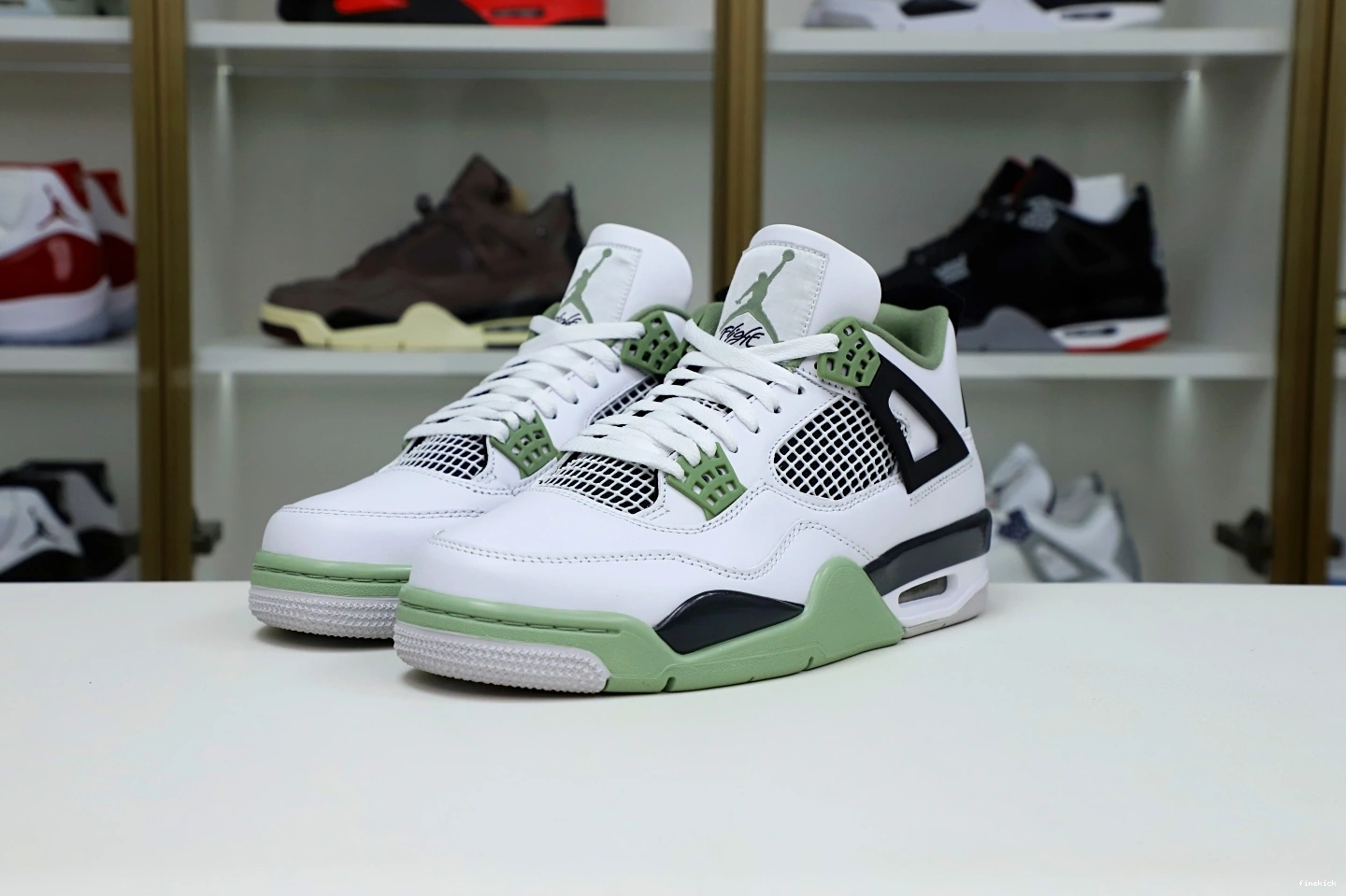 4 AIR JORDAN 